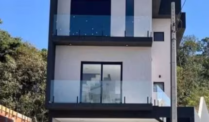 Magnífico Sobrado novo com 4 suítes no Terra Nobre Granja Vianna