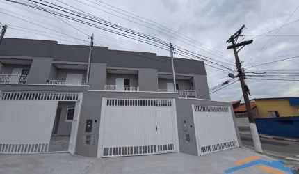 Sobrados novos com  3 dormitórios sendo 1 suítes - Bela vista