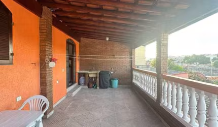 Casa Assobradada c/ 196m² A.C 03 Quartos, 03 Banheiros. VL. Ayrosa- OSASCO.