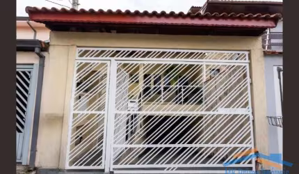 Excelente Casa Térrea com 2 Suítes, e 5 Vagas de Garagem.