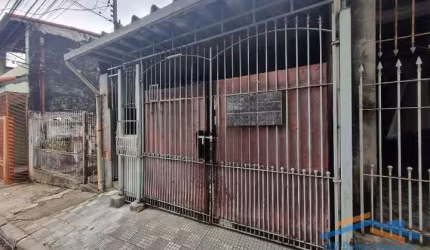 Ótima Casa Térrea com 2 Dormitórios e 1 Vaga de Garagem.