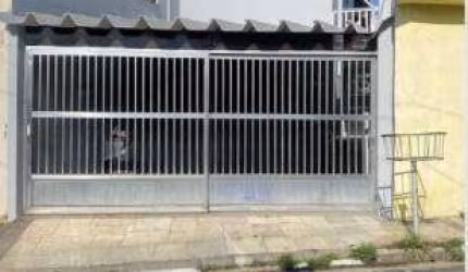 Sobrado 3 Dormitórios sendo 1 Suíte ar condicionado Quintal e Churrasqueira