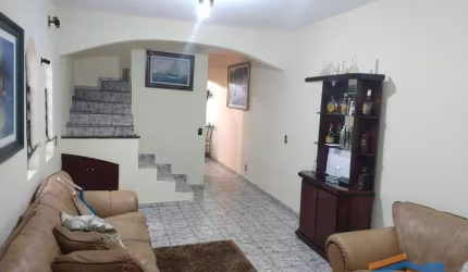 Sobrado a Venda com 3 dormitórios no Jaguaribe em Osasco.