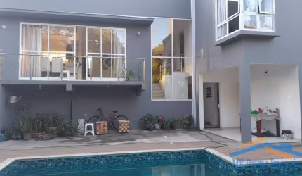 Casa de condomínio 180m2, com 3 dormitórios em Cotia/SP.