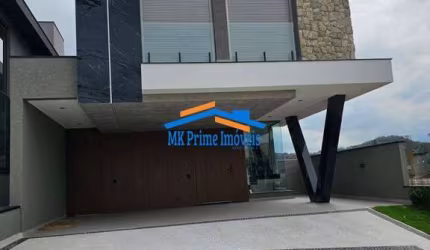 Linda Casa Nova com 3 Suítes, Piscina, Sauna no New Ville!