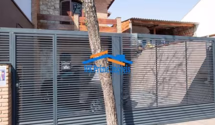Sobrado com 200m², 5 quartos e 2 vagas - Jardim Dábril