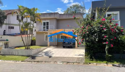 Linda Casa à Venda no Condomínio Vila Verde – 3 Suítes, 360m² de Terreno.