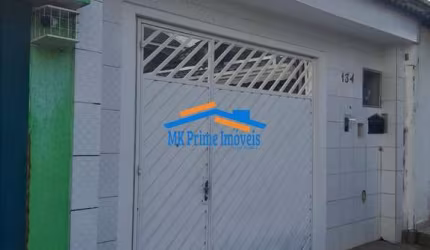 Excelente sobrado com 4 dormitórios sendo 1 suíte, 4 vagas de garagem.