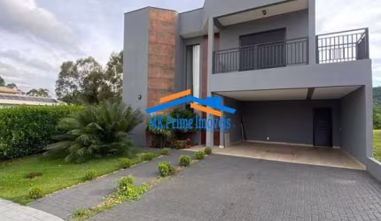 Casa em Santana de Parnaíba 360M², 3 quartos sendo 1 suíte