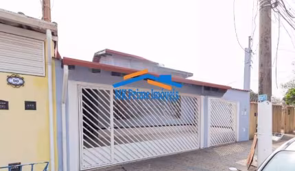 Excelente casa Térrea com 3 Dormitórios sendo 1 Suíte e 4 Vagas de Garagem.