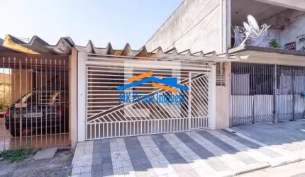 Ótima casa com 3 dormitórios e 2 vagas de garagem.