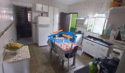 Sobrado com 3 Dormitórios, Suíte e Salão de Festas – Aceita Permuta.