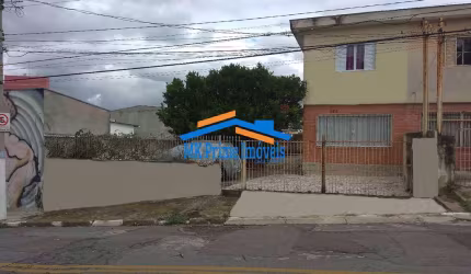 Casa assobradada 211m² com 3 dormitórios em Quitaúna!
