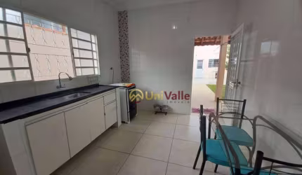 Sobrado aconchegante, com edícula e 4 dormitórios, 200 m² - venda por R$630.000 - Residencial Esperança - Caçapava/SP