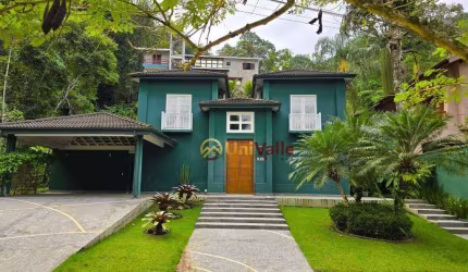 Casa em Condomínio de Luxo em Domingas Dias, Ubatuba-SP - 4 Suítes, 3 Salas, 7 Banheiros, 4 Vagas - 350m². 100m da praia