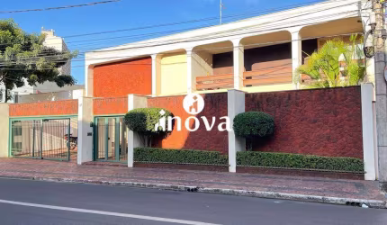 Casa à venda, 4 quartos, 2 suítes, 6 vagas, Centro - Uberaba/MG