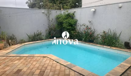 Casa à venda, 4 quartos, 4 suítes, 2 vagas, Jardim do Lago - Uberaba/MG
