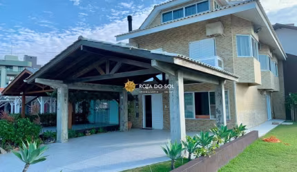 Casa frente mar à venda Praia de Bombas Bombinhas SC