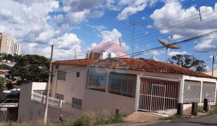 Casa comercial no Bairro  Goiabeira Valor: R$ 320.000,00 codigo: 25624