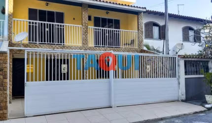 Casa independente no bairro Vila Nova, reformada à 100 metros da praia do Forte.