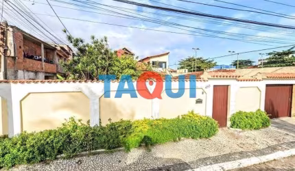 CASA DUPLEX À VENDA COM 5 QUARTOS, SENDO 1 SUÍTE, PRAIA DO SIQUEIRA CABO FRIO - RJ