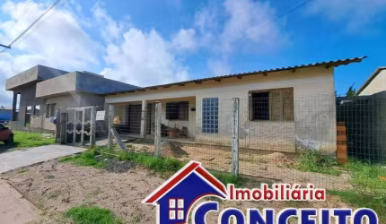C869 - Residência em ótima localização no balneário Presidente