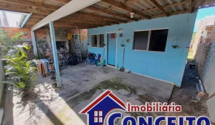 C91 - Residência com anexo localizada em região de moradores