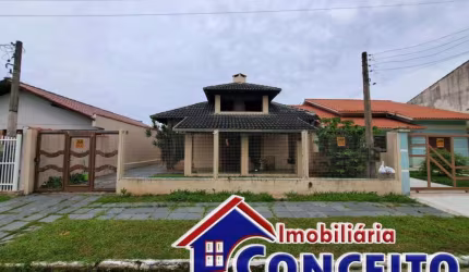 C424 - Excelente residência localizada no Balneário Albatroz