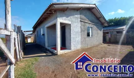 C438 - Residência de esquina localizada no balneário Albatroz