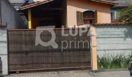 Térrea a venda na Vila Vitório Mazzei.