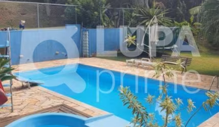 Casa à venda em Mairiporã!