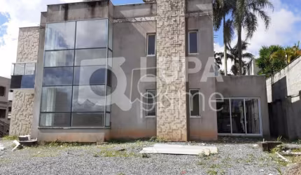 SOBRADO EM CONDOMÍNIO Á VENDA NO JARDIM FLORESTA