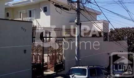 Sobrado em condomínio fechado com 3 dormitórios à venda!