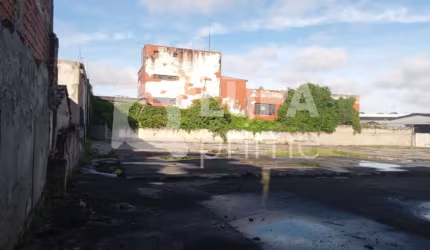 Terreno com 2.000 metros á venda no Jardim Andarai