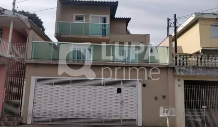 Sobrado com 4 dormitórios sendo 4 suítes á venda na Cachoeirinha.