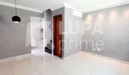 Sobrado com 2 dormitórios à venda na Vila Aurora
