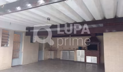CASA TÉRREA 4 DORMITÓRIOS Á VENDA NO EDU CHAVES