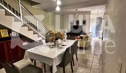 CASA COM 3 QUARTOS E 3 VAGAS DE GARAGEM À VENDA NO JARDIM BRASIL