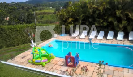 CHACARA COM PISCINA E 2.300M² A VENDA EM SANTA ISABEL