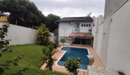 Sobrado com 4 quartos à venda ou para locação em Vila Paulo Silas - SP