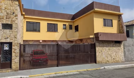 Casa térrea com 5 quartos à venda em Vila Carrão - SP
