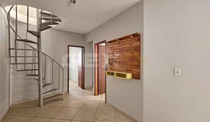 Apartamento à venda no Centro, 2 quartos e área externa.