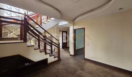 Casa de 2 pavimentos à venda no Sidil, 4 quartos com 2 suítes e espaço gourmet.