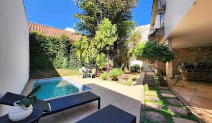 Casa à venda no bairro Sidil, 7 quartos sendo 3 suítes e 4 vagas.