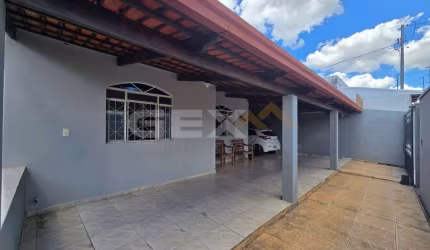 Casa à venda no bairro Belvedere, espaço gourmet com churrasqueira.