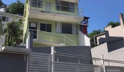 Excelente Casa em Pendotiba.