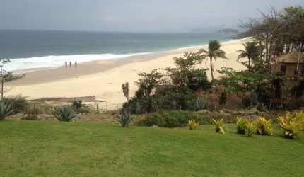 Excelente Apartamento no Condomínio Punta Del Mar na Praia de Piratininga