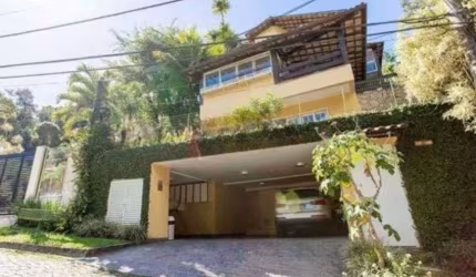 Excelente Casa no Melhor Condomínio de Pendotiba!!