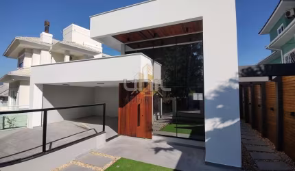Casa com 3 quartos à venda na Rua das Macieiras, 56, Pedra Branca, Palhoça, 163 m2 por R$ 1.790.000