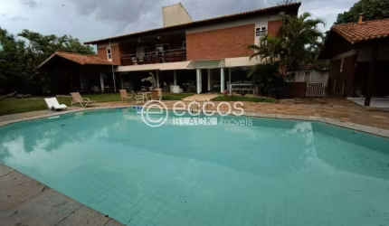 Casa para aluguel, 5 quartos, 3 suítes, 4 vagas, Morada da Colina - Uberlândia/MG